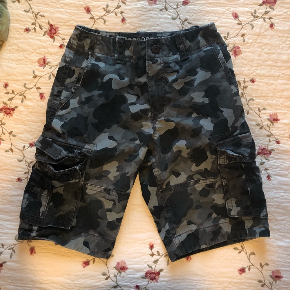 NWOT... Aeropostale Camouflage Cargo Shorts